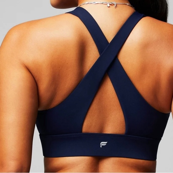 Fabletics Oasis Twist Sports Bra in White - Picture 6 of 8